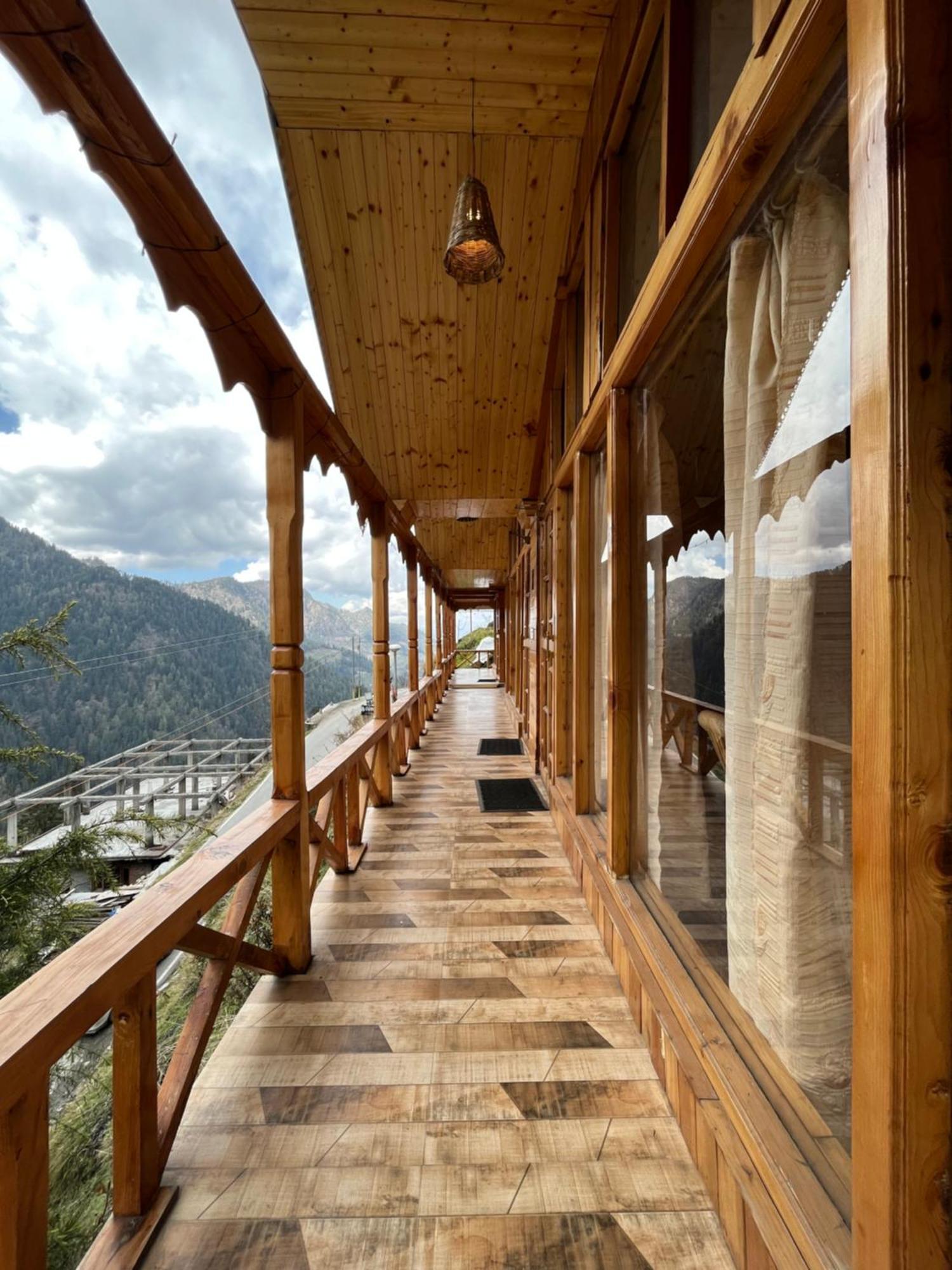 Odin Hostel Shoja Kültér fotó